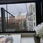 Long Room In Shared Apartment In Ues - Manhattan