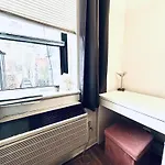 Long Room In Shared Apartment In Ues - Manhattan
