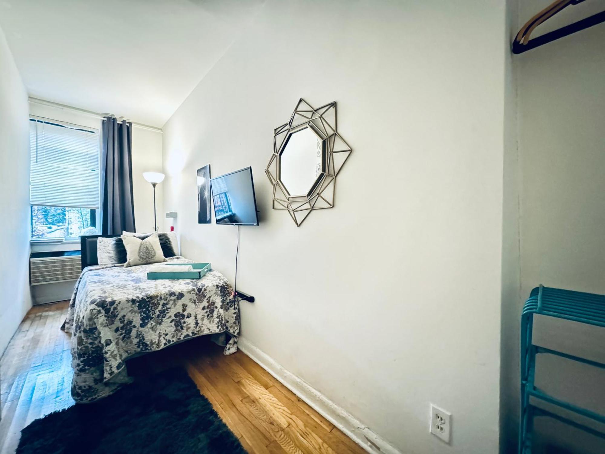 Guest house Long In Shared In Ues - Manhattan New York