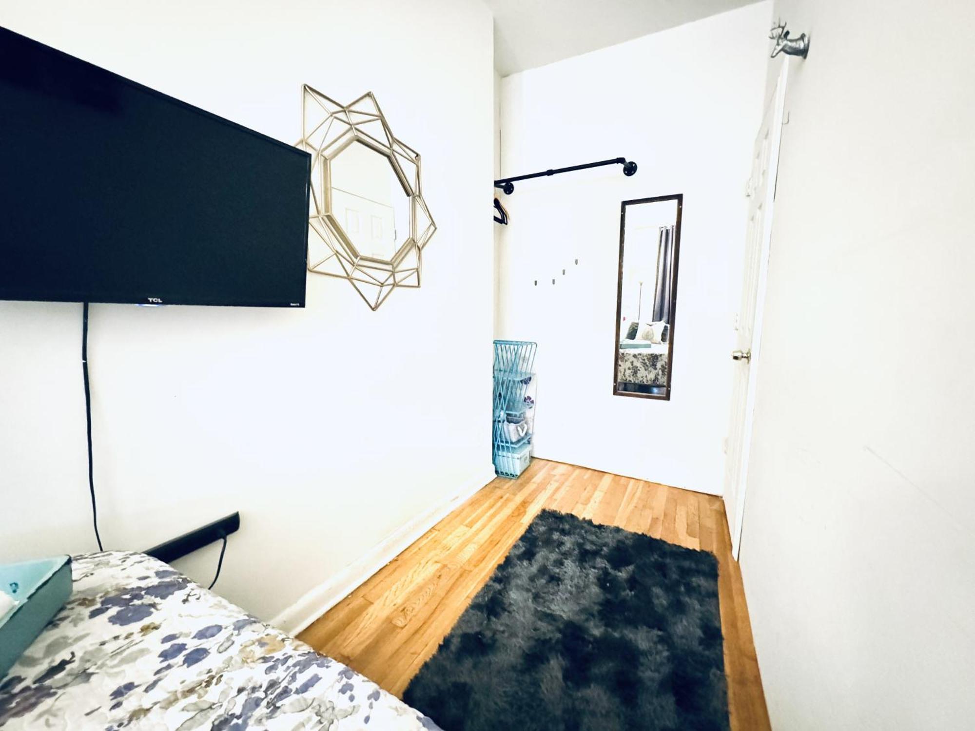 Guest house Long In Shared In Ues - Manhattan *